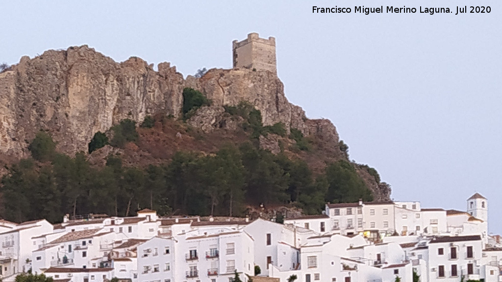 Castillo de Zahara de la Sierra - Castillo de Zahara de la Sierra. Desde el Mirador de Zahara de la Sierra