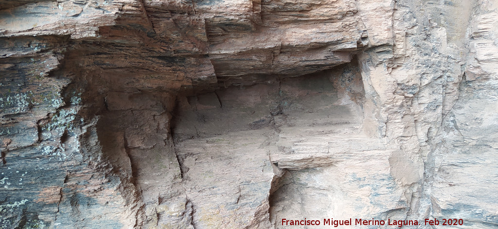 Pinturas rupestres del Abrigo del Guadal�n II - Pinturas rupestres del Abrigo del Guadal�n II. Hornacina