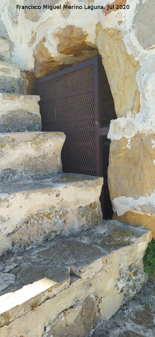 Castillo de Olvera - Castillo de Olvera. Puerta cegada por escaleras actuales
