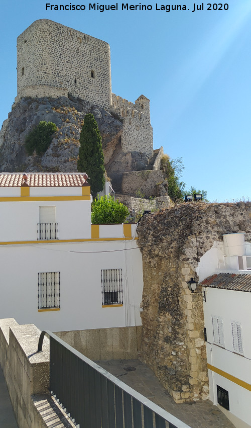 Castillo de Olvera - Castillo de Olvera. Castillo y Torre�n de la Calle Calzada