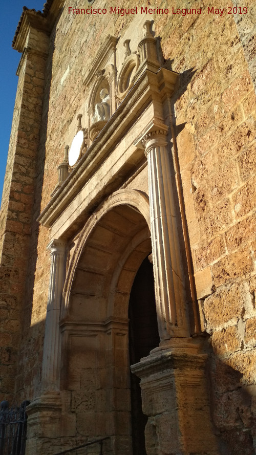 Iglesia de la Encarnacin - Iglesia de la Encarnacin. Una de las portadas