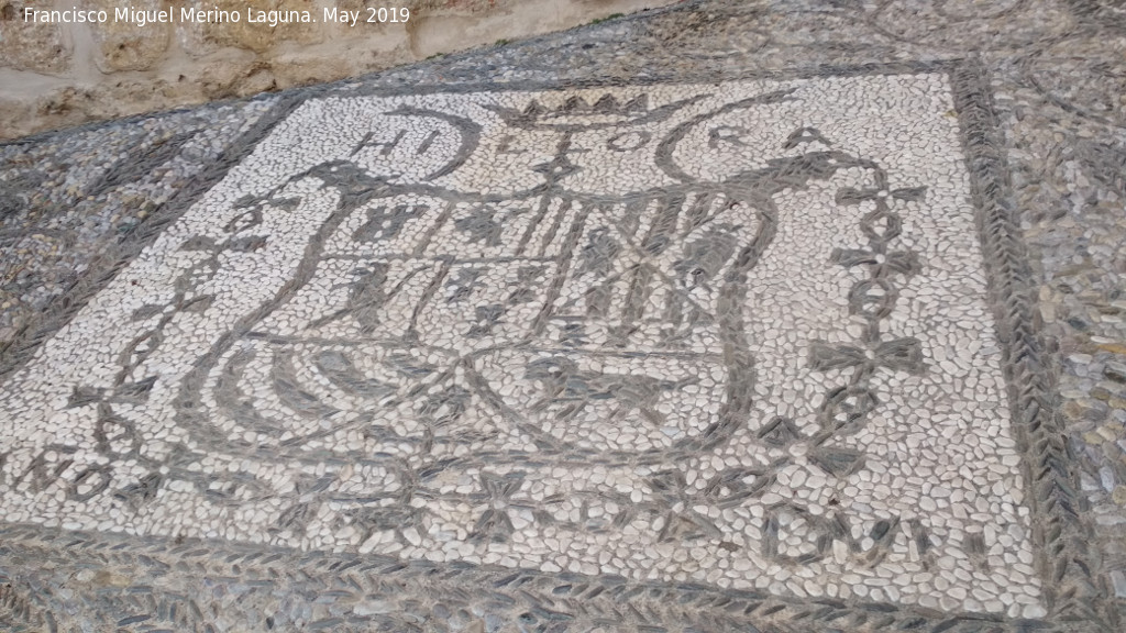 Iglesia de la Encarnacin - Iglesia de la Encarnacin. Mosaico del escudo de llora