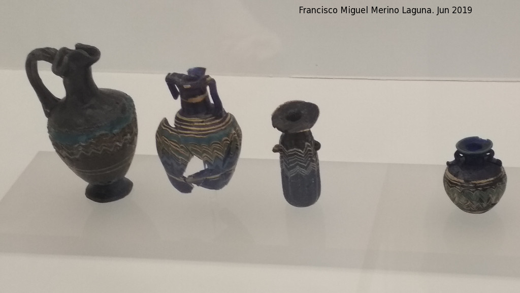 Museo Arqueolgico de Granada - Museo Arqueolgico de Granada. Vidrios colorados