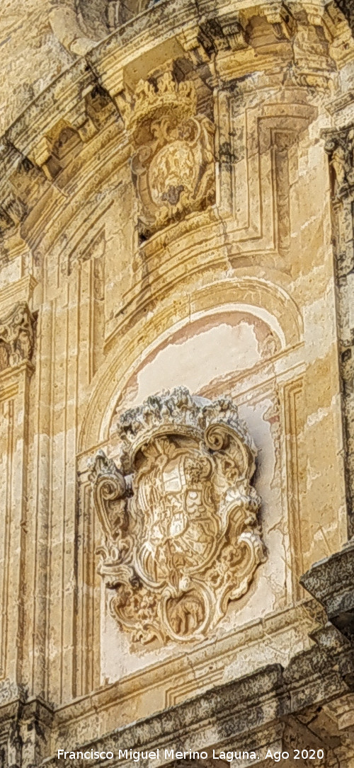 Iglesia del Salvador - Iglesia del Salvador. Escudos