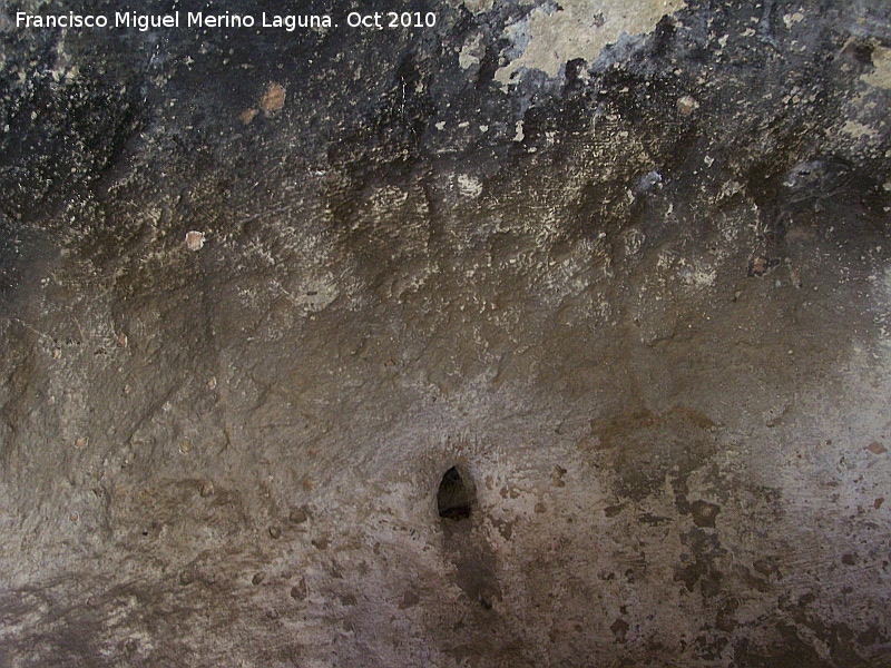 Petroglifos rupestres de la Piedra Hueca Grande - Petroglifos rupestres de la Piedra Hueca Grande. Petroglivos IV, V y VI antropomorfos inferiores centrales
