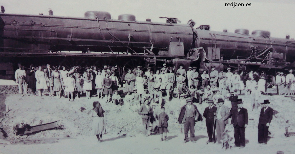 Historia de Villanueva de la Reina - Historia de Villanueva de la Reina. Foto antigua. Choque de trenes