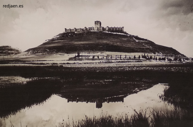 Castillo de Peafiel - Castillo de Peafiel. 1960. Foto de P. M. Garca