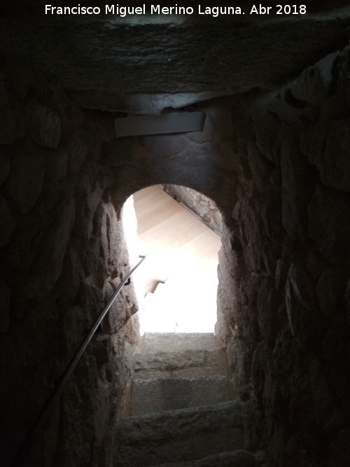 Castillo de la Coracera. Torre del Homenaje - Castillo de la Coracera. Torre del Homenaje. Escaleras