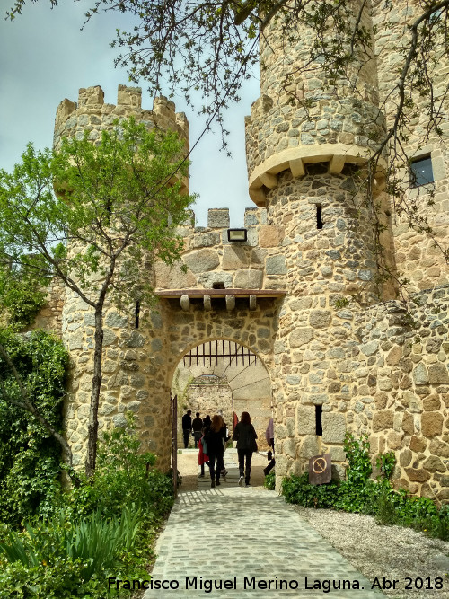 Castillo de la Coracera. Puerta Segunda - Castillo de la Coracera. Puerta Segunda. A extramuros