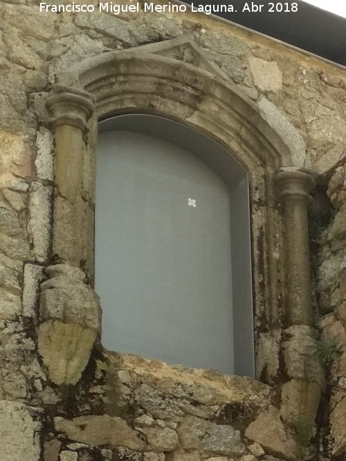 Castillo de la Coracera. Dependencias - Castillo de la Coracera. Dependencias. Ventana lateral