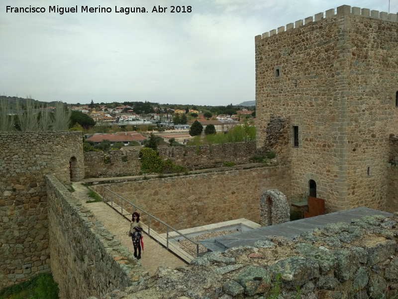 Castillo de la Coracera. Muralla - Castillo de la Coracera. Muralla. 