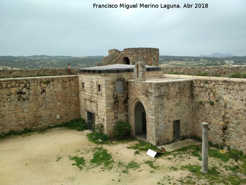 Castillo de la Coracera. Muralla - Castillo de la Coracera. Muralla. 