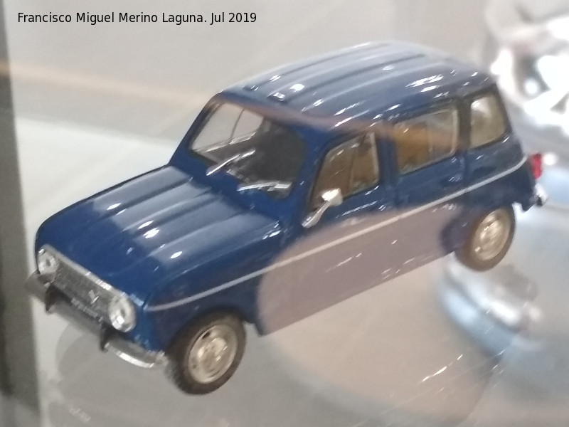 Renault 4 - Renault 4. Miniatura en tienda en Jan