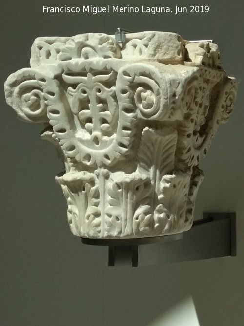 Historia de Crdoba - Historia de Crdoba. Capitel de mrmol siglo IX. Museo Arqueolgico de Granada