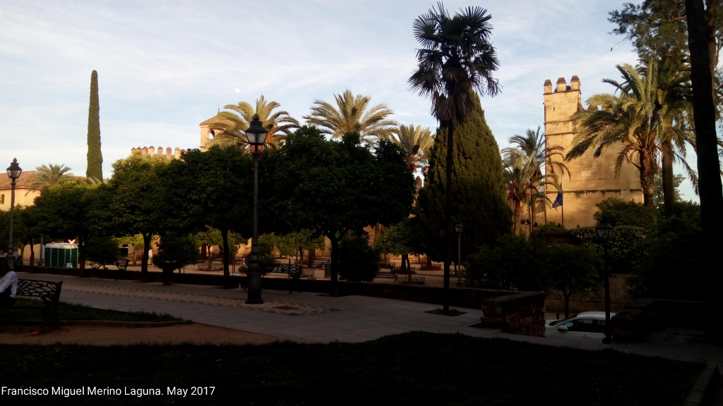 Alczar de los Reyes Catlicos - Alczar de los Reyes Catlicos. Desde el Campo Santo de los Mrtires