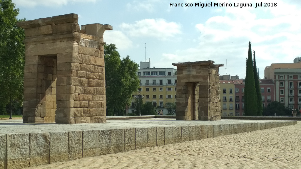 Templo de Debod - Templo de Debod. Portales