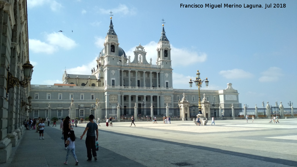 Catedral de la Almudena - Catedral de la Almudena. 