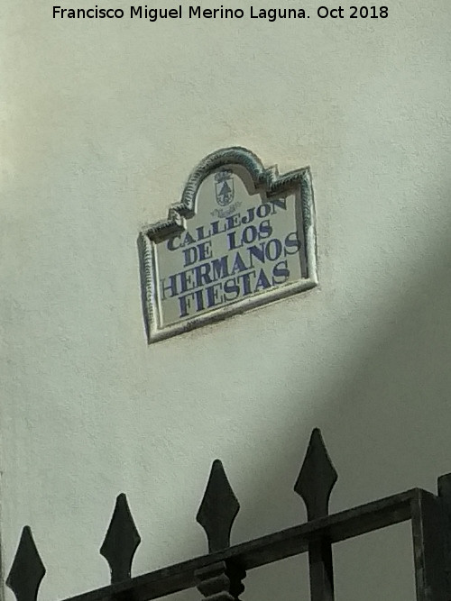 Callejn de los Hermanos Fiestas - Callejn de los Hermanos Fiestas. Placa