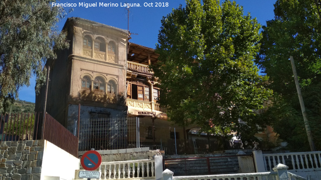 Casa de la Avenida de la Alpujarra - Casa de la Avenida de la Alpujarra. 