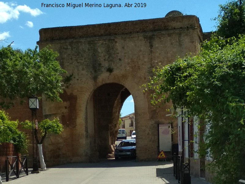 Muralla de Niebla. Puerta de Sevilla - Muralla de Niebla. Puerta de Sevilla. Extramuros