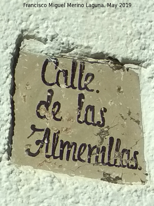 Calle de las Almenillas - Calle de las Almenillas. Placa antigua