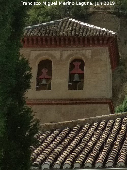 Iglesia de San Pedro y San Pablo. Torre - Iglesia de San Pedro y San Pablo. Torre. Campanario desde la Casa de Castril