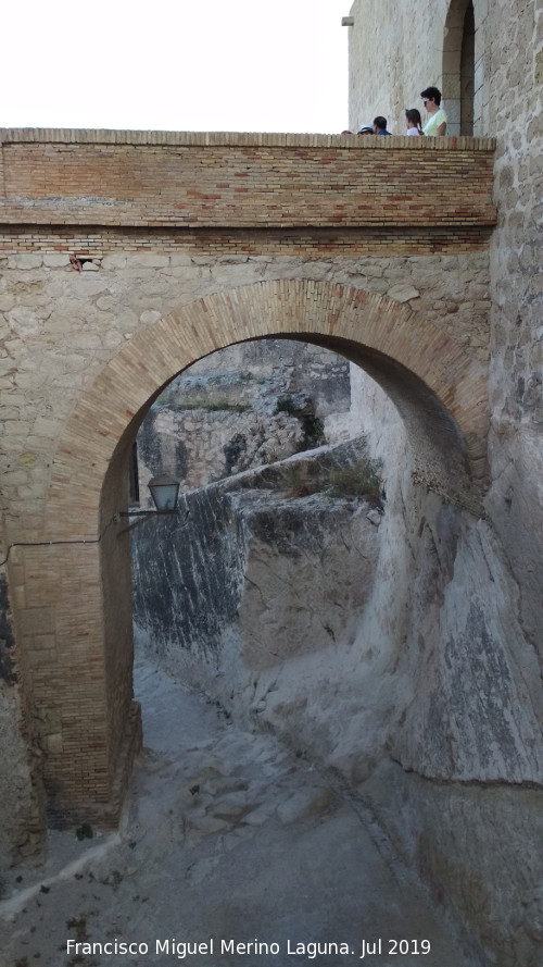 Castillo de Santa Brbara. Puerta del Primer Recinto - Castillo de Santa Brbara. Puerta del Primer Recinto. Puente