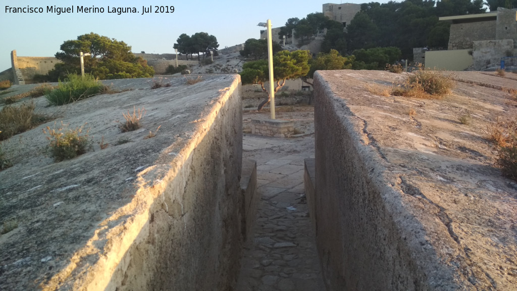 Castillo de Santa Brbara. Baluarte del Rey - Castillo de Santa Brbara. Baluarte del Rey. Desde el puesto de tiro esquinero