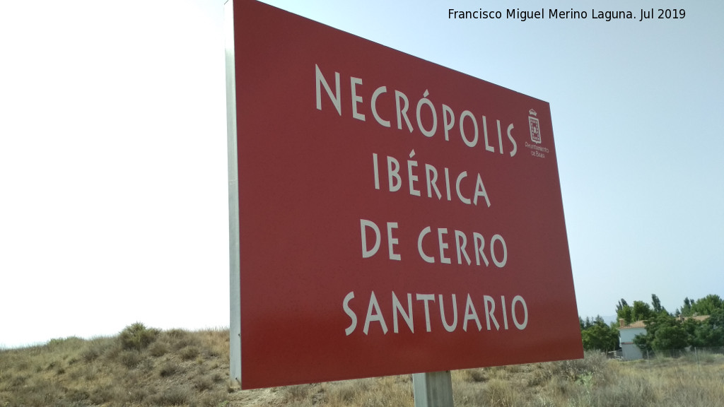 Necrpolis del Cerro del Santuario - Necrpolis del Cerro del Santuario. Cartel