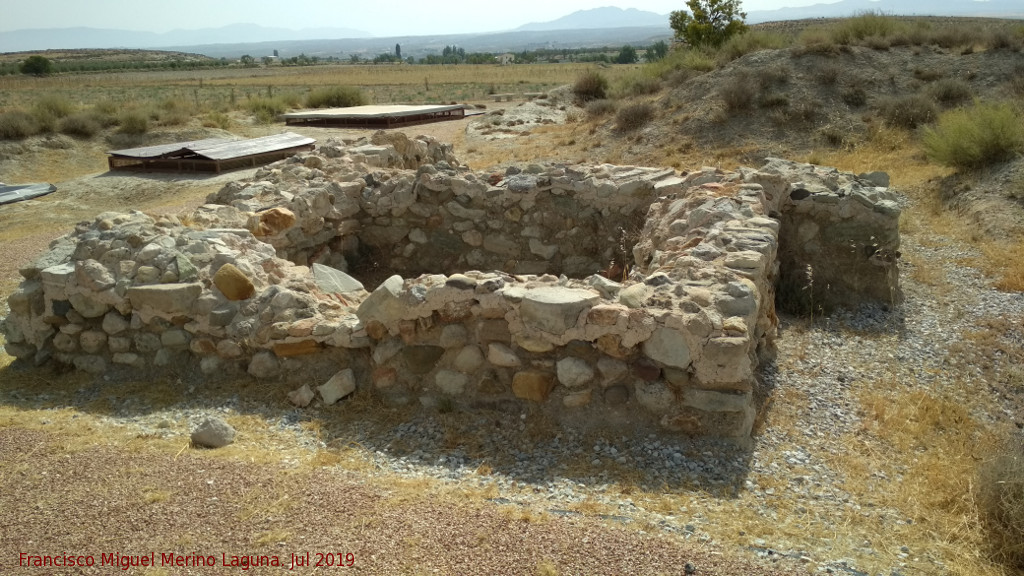 Necrpolis del Cerro del Santuario. Mausoleo Romano - Necrpolis del Cerro del Santuario. Mausoleo Romano. 