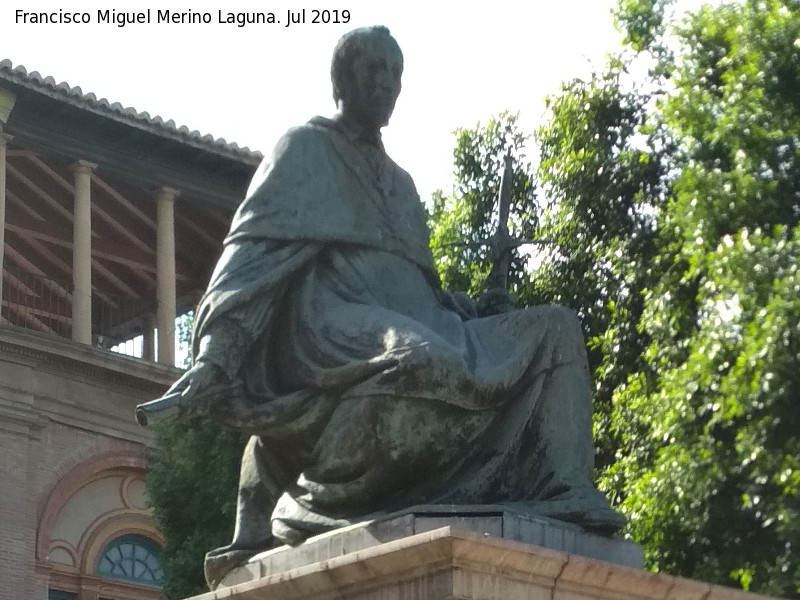 Monumento al Cardenal Belluga - Monumento al Cardenal Belluga. Estatua