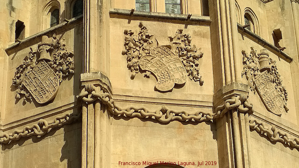 Catedral de Santa Mara. Capilla de los Vlez - Catedral de Santa Mara. Capilla de los Vlez. Escudos y cadena