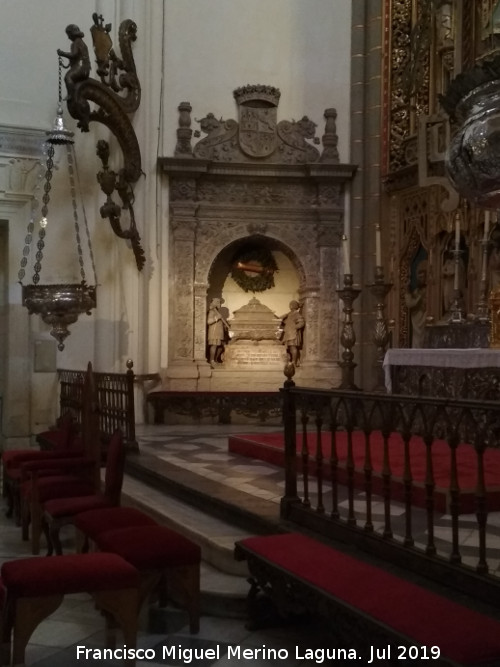 Catedral de Santa Mara. Capilla Mayor - Catedral de Santa Mara. Capilla Mayor. Sepulcro de Alfonso X el Sabio