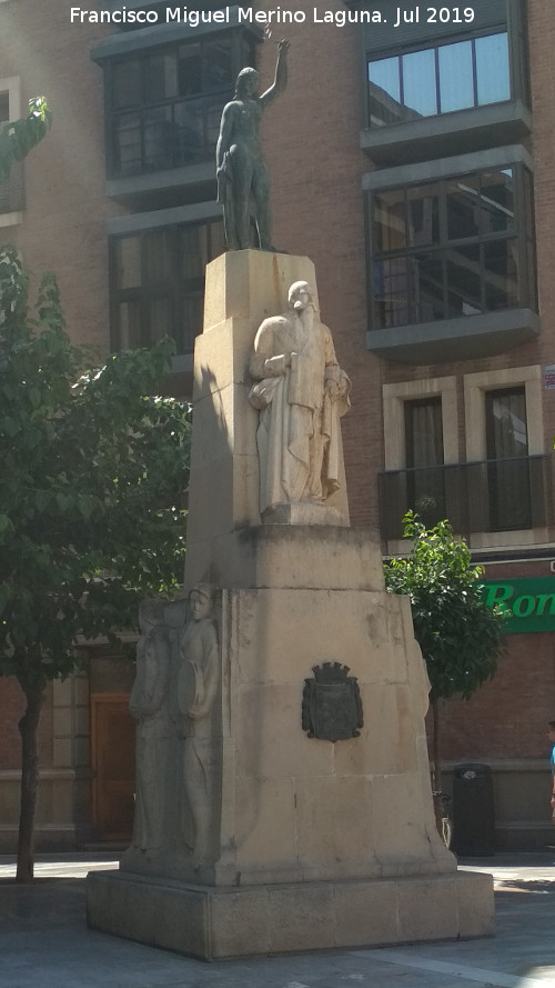 Monumento a Don Manuel Fernndez - Monumento a Don Manuel Fernndez. 