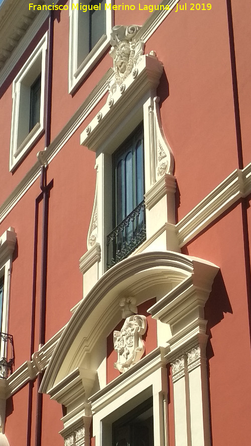 Palacio de los Aguado - Palacio de los Aguado. Escudos