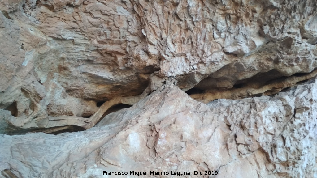 Poyo de la Cerradura - Poyo de la Cerradura. Formaciones rocosas
