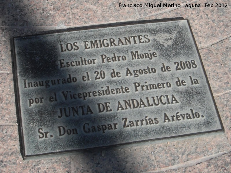 Monumento a Los Emigrantes - Monumento a Los Emigrantes. Placa