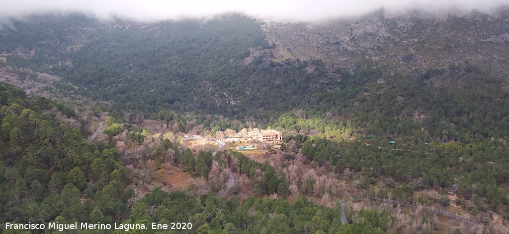 Cortijo Coto del Valle - Cortijo Coto del Valle. Desde el Mirador del Lanch�n
