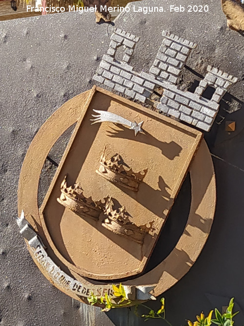 Plaza Yapey� - Plaza Yapey�. Escudo derecho