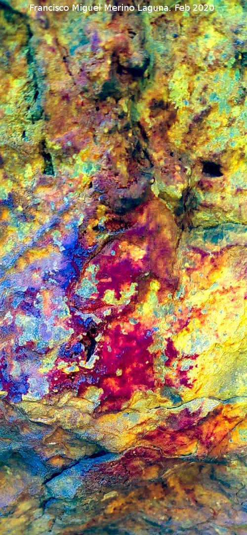 Pinturas rupestres Abrigo Este de las Pe�as de Castro IV - Pinturas rupestres Abrigo Este de las Pe�as de Castro IV. Tratada con Dstretch