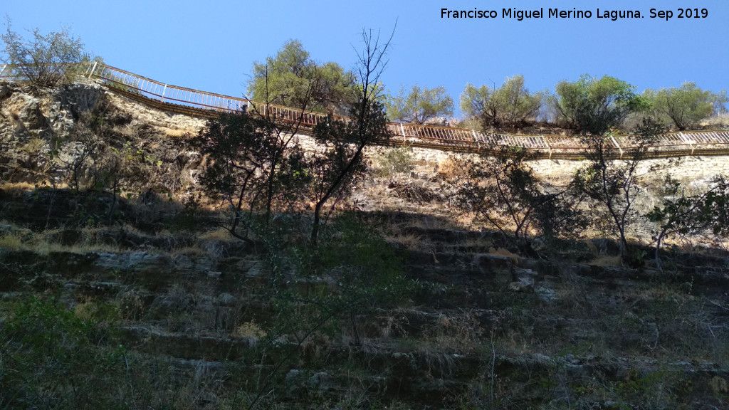 Piscifactora de los Caones - Piscifactora de los Caones. Desde el ro