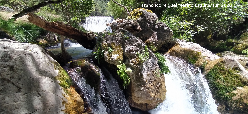 Pantaneta del R�o Aguasmulas - Pantaneta del R�o Aguasmulas. Con la pantaneta al fondo