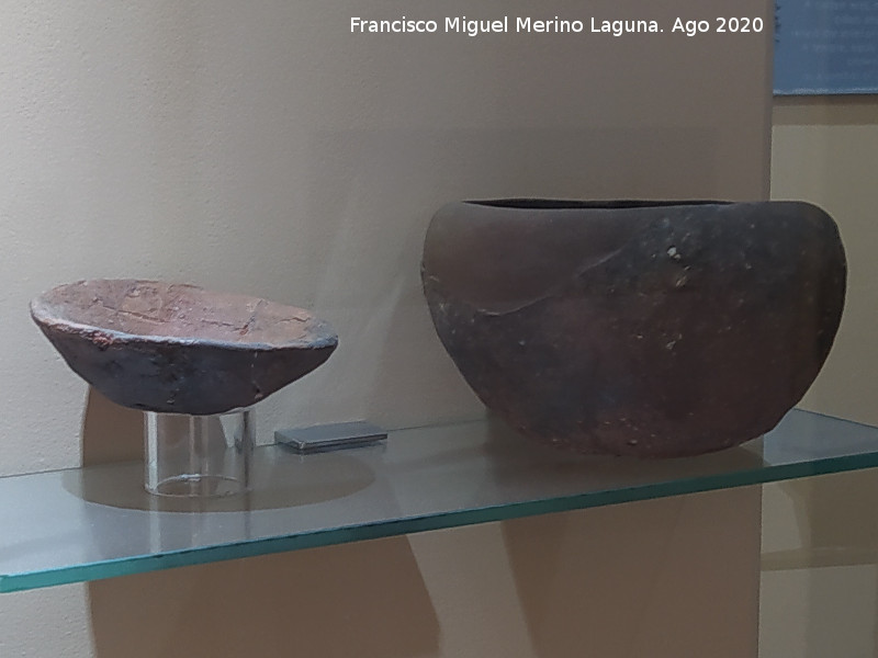 Historia de Carmona - Historia de Carmona. Cuencos prehist�ricos. Museo del Alc�zar de la Puerta de Sevilla