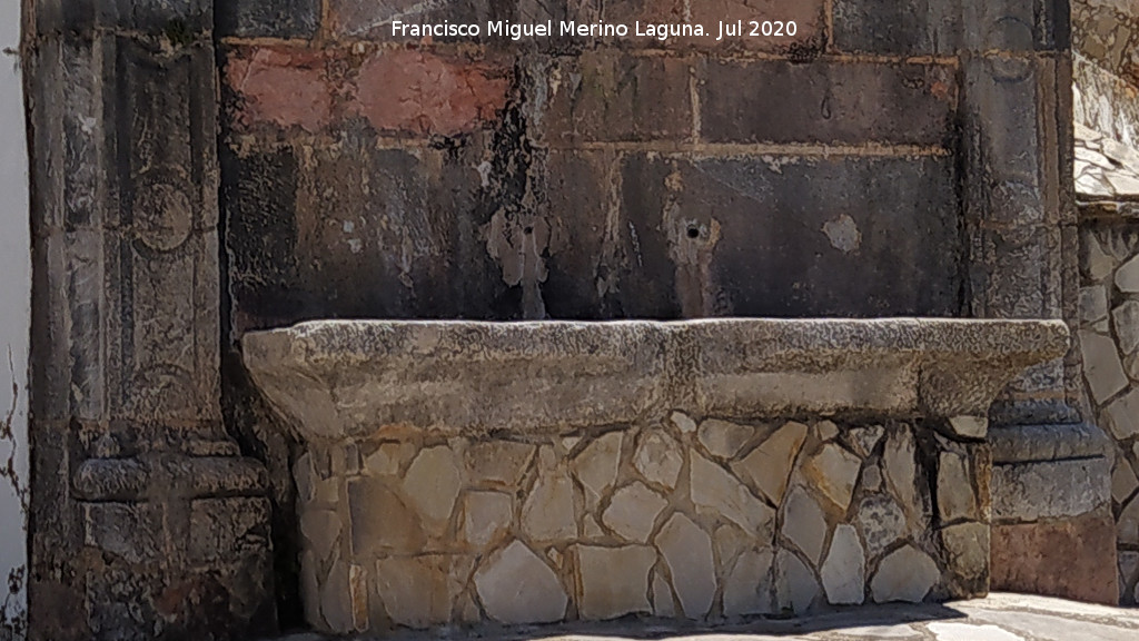 Fuente de los Ca�os - Fuente de los Ca�os. Ca�os y pilar entre las pilastras
