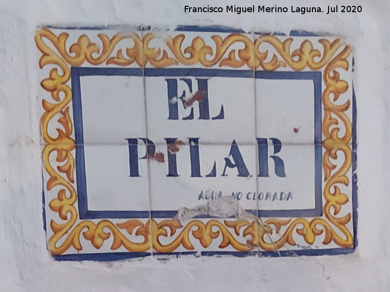 El Pilar - El Pilar. Placa con su nombre