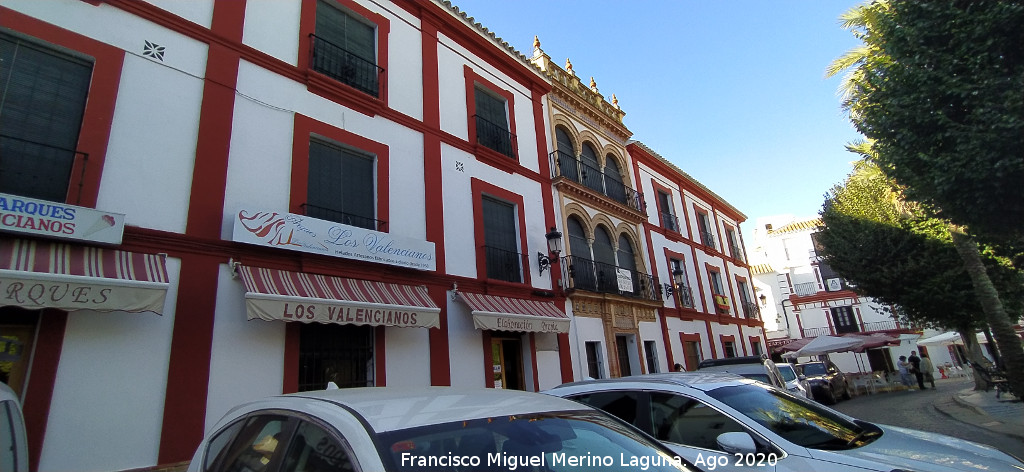 Plaza San Fernando - Plaza San Fernando. Casas del lateral
