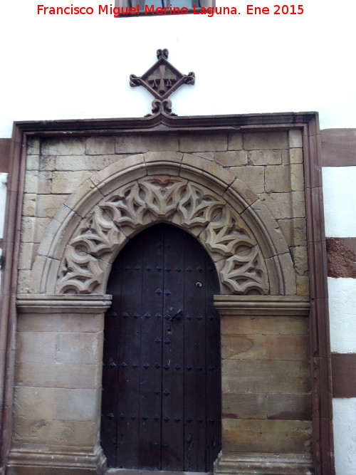 Iglesia de San Bartolom - Iglesia de San Bartolom. Portada lateral