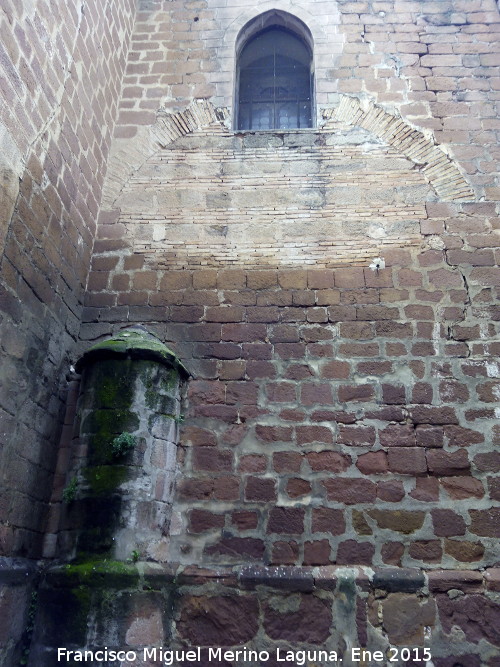 Iglesia de San Bartolom - Iglesia de San Bartolom. Arco cegado