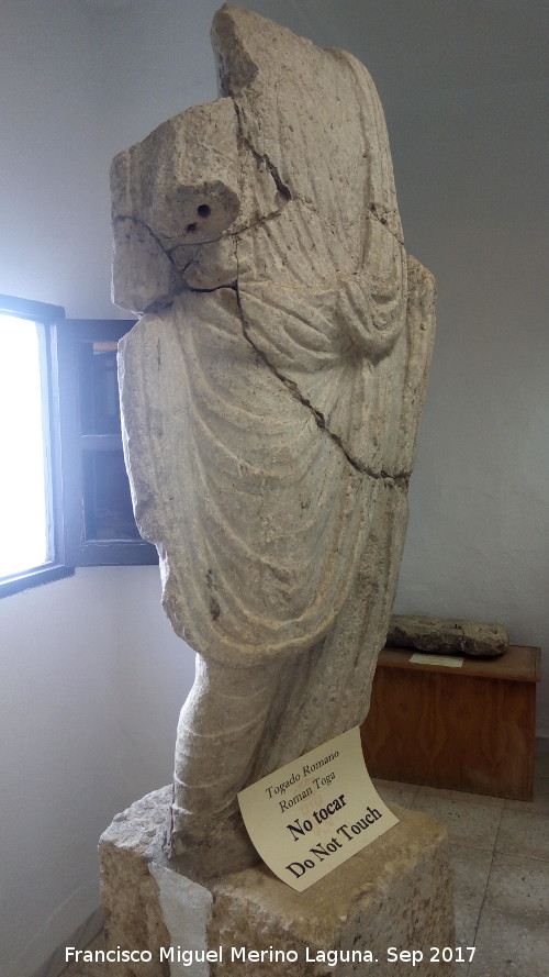 Historia de Zuheros - Historia de Zuheros. Togado romano. San Eloy. Museo Histrico de Zuheros