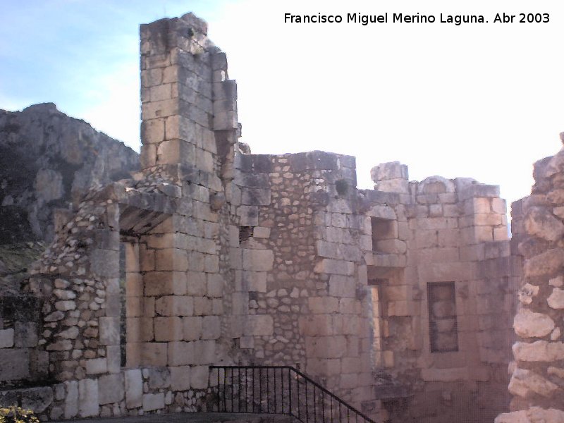 Castillo-Palacio de Zuheros - Castillo-Palacio de Zuheros. Palacio por la parte interna